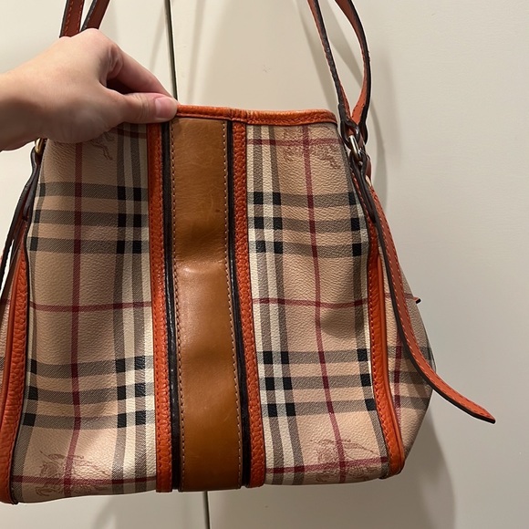 100% authentic burberry tote - Picture 2 of 3